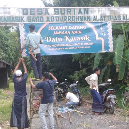 Persiapan haul datu kerasik di desa surian