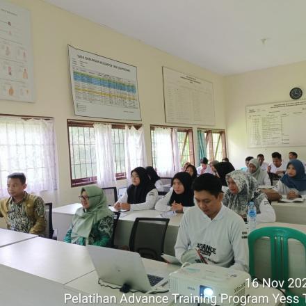 Penerima manfaat program yess mengikuti Bimtek bagi wirausaha pemula