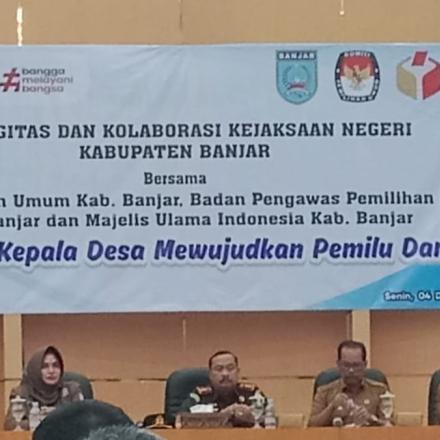 Pambakal Desa Surian menghadiri kegiatan netralisasi kepala desa dalam mewujudkan pemilu damai